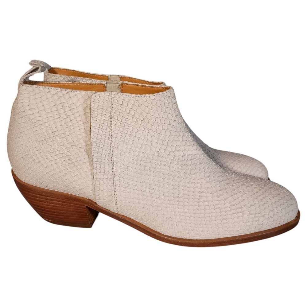 Saks Off 5th 10022- Shoe Ankle Boots Womens 8.5 Off White Leather Snake 38.5 — image 3 of 8